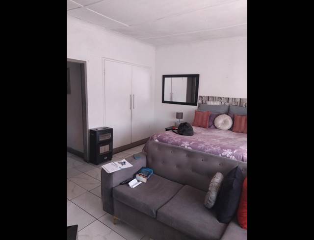 1 BEDROOM APARTMENT FOR SALE IN PRETORIA WEST